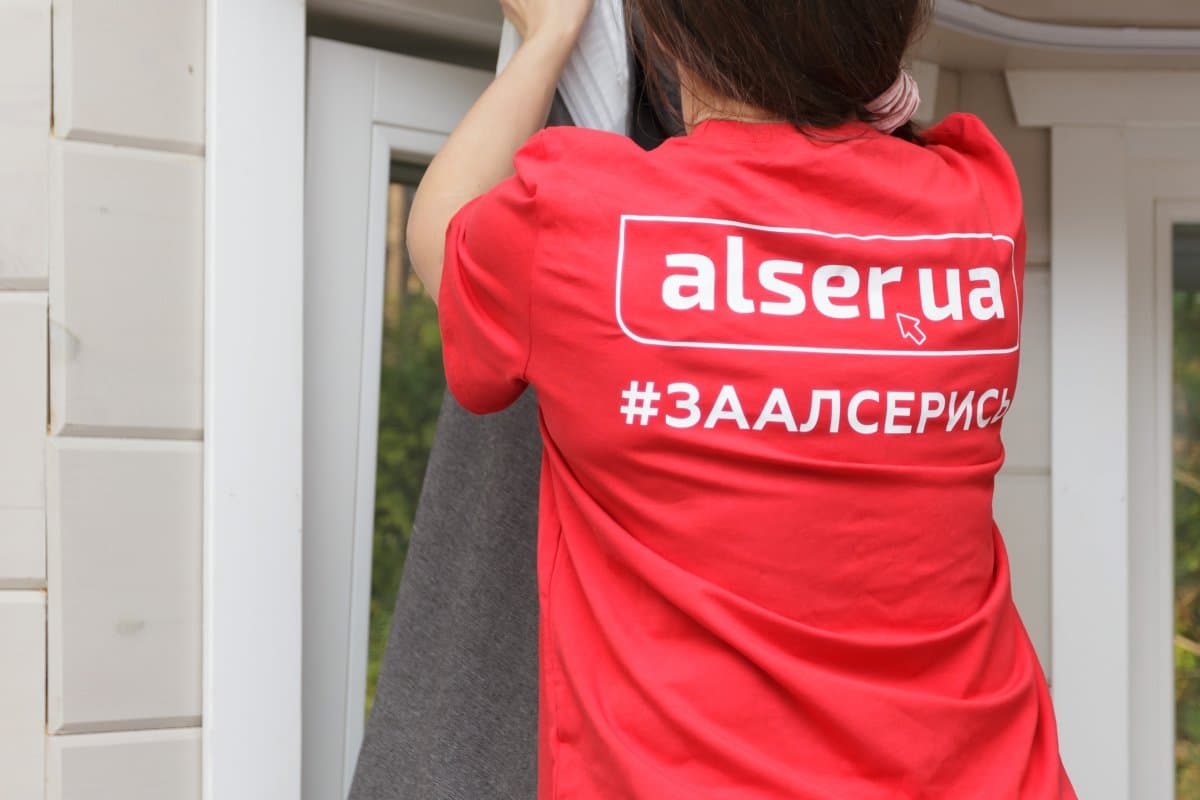 Штори та тюль у спальню на гнутому карнизі - фото 9