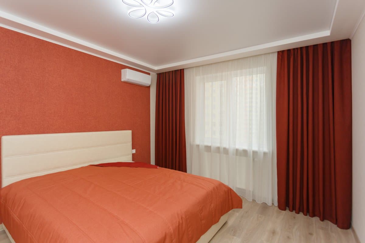 Штори терракот, беж та бірюза у квартиру - фото 11